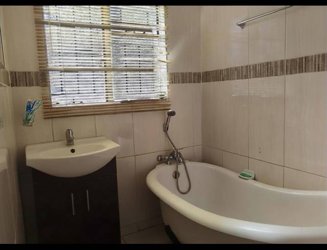 3 BEDROOM HOUSE FOR SALE IN SEBOKENG ZONE 10